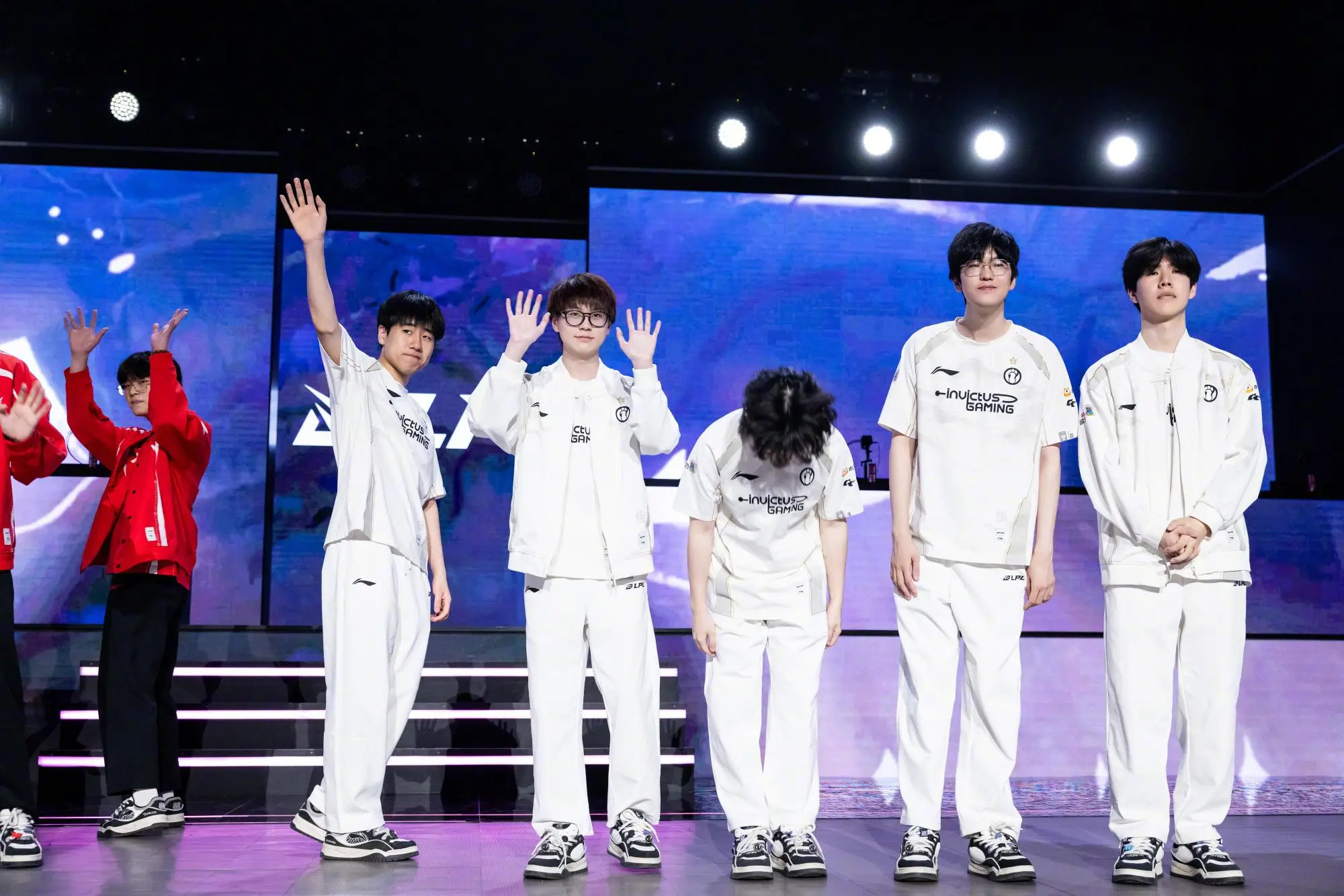 Rookie意外战胜加拿大队，出色防守引爆全场！-开云体育