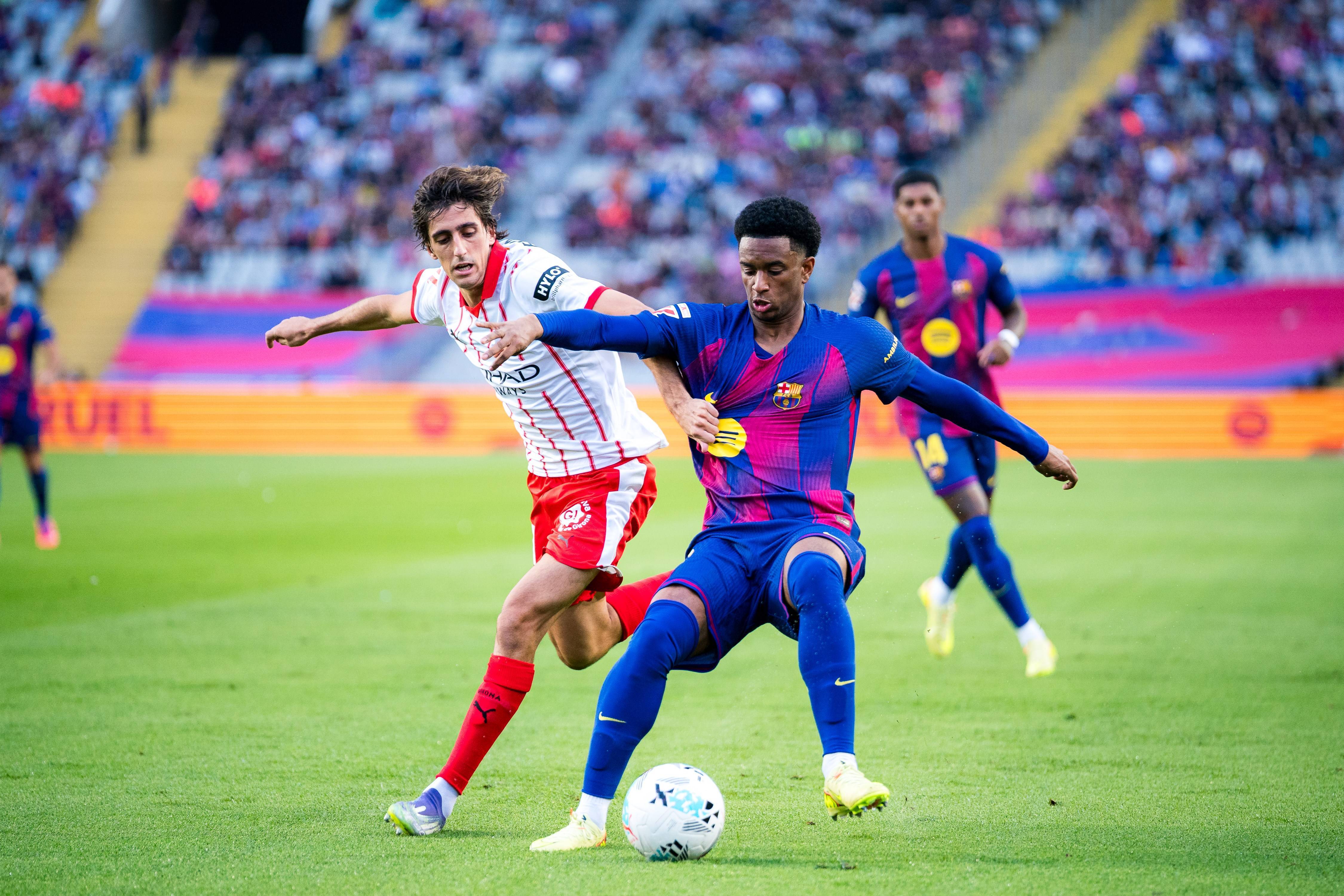  世俱杯次回合对决在即！巴塞罗那演练定位球，北京国安密集防守应对